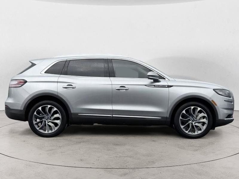 Used 2023 Lincoln Nautilus Reserve FWD image 2
