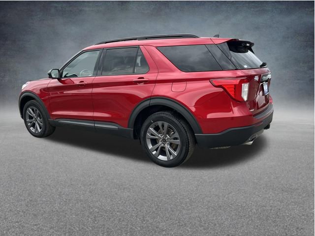 Used 2022 Ford Explorer XLT w/ Equipment Group 202A AWD/4WD image 7