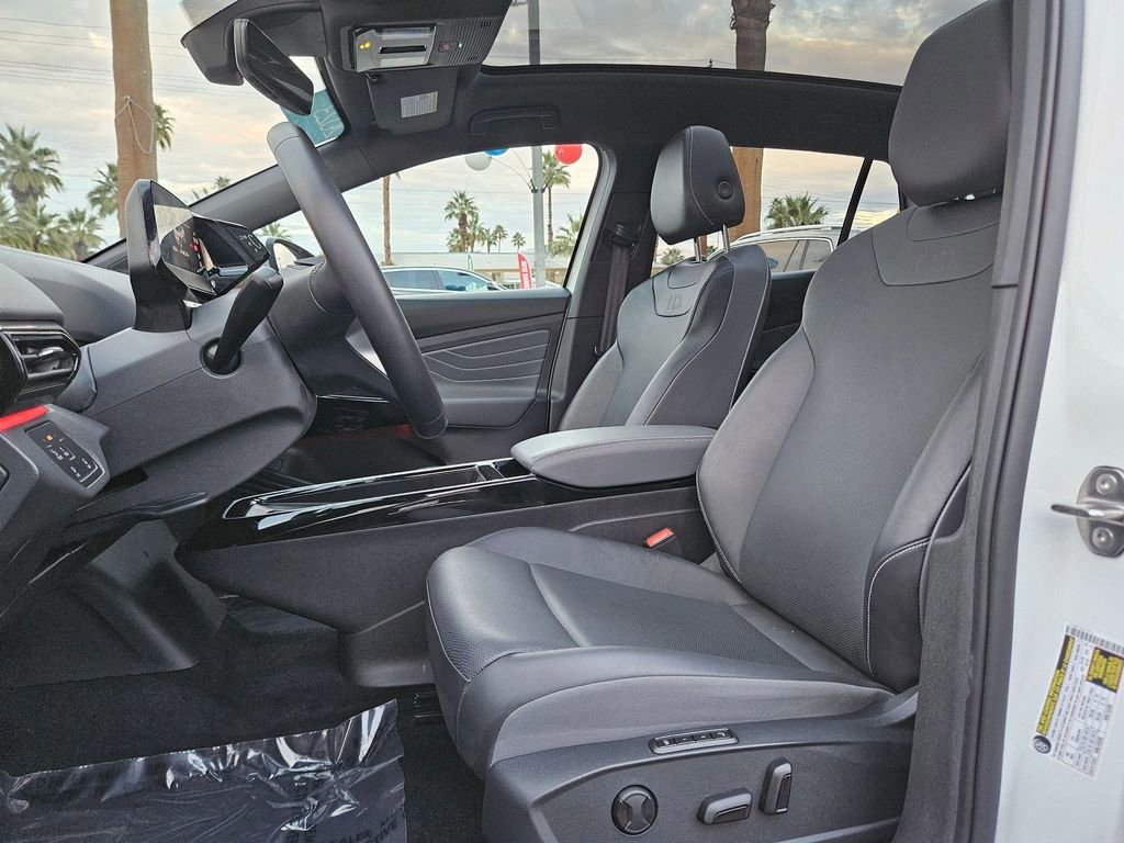 Used 2023 Volkswagen ID.4 S image 15