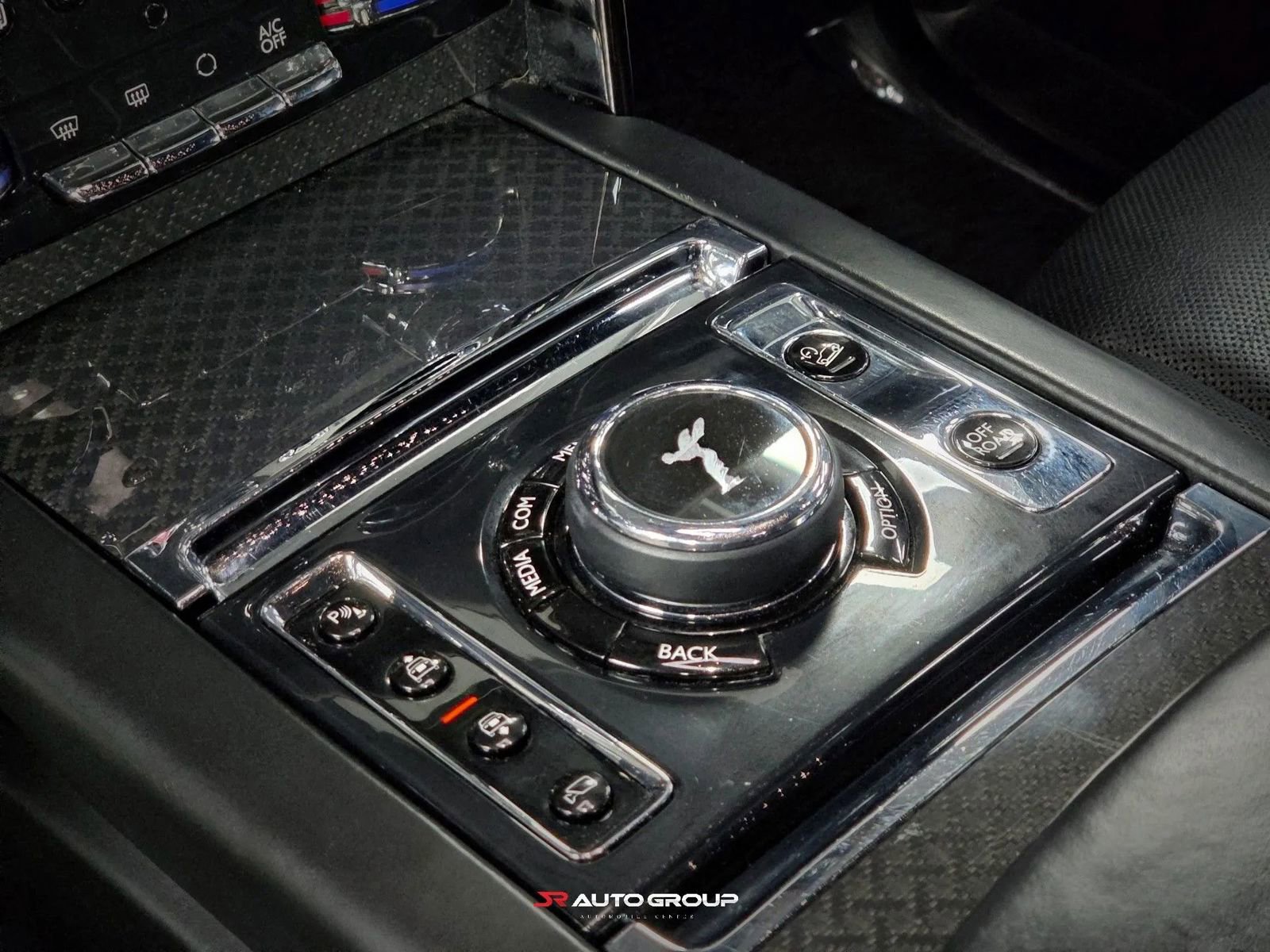 Used 2020 Rolls-Royce Cullinan Black Badge image 18