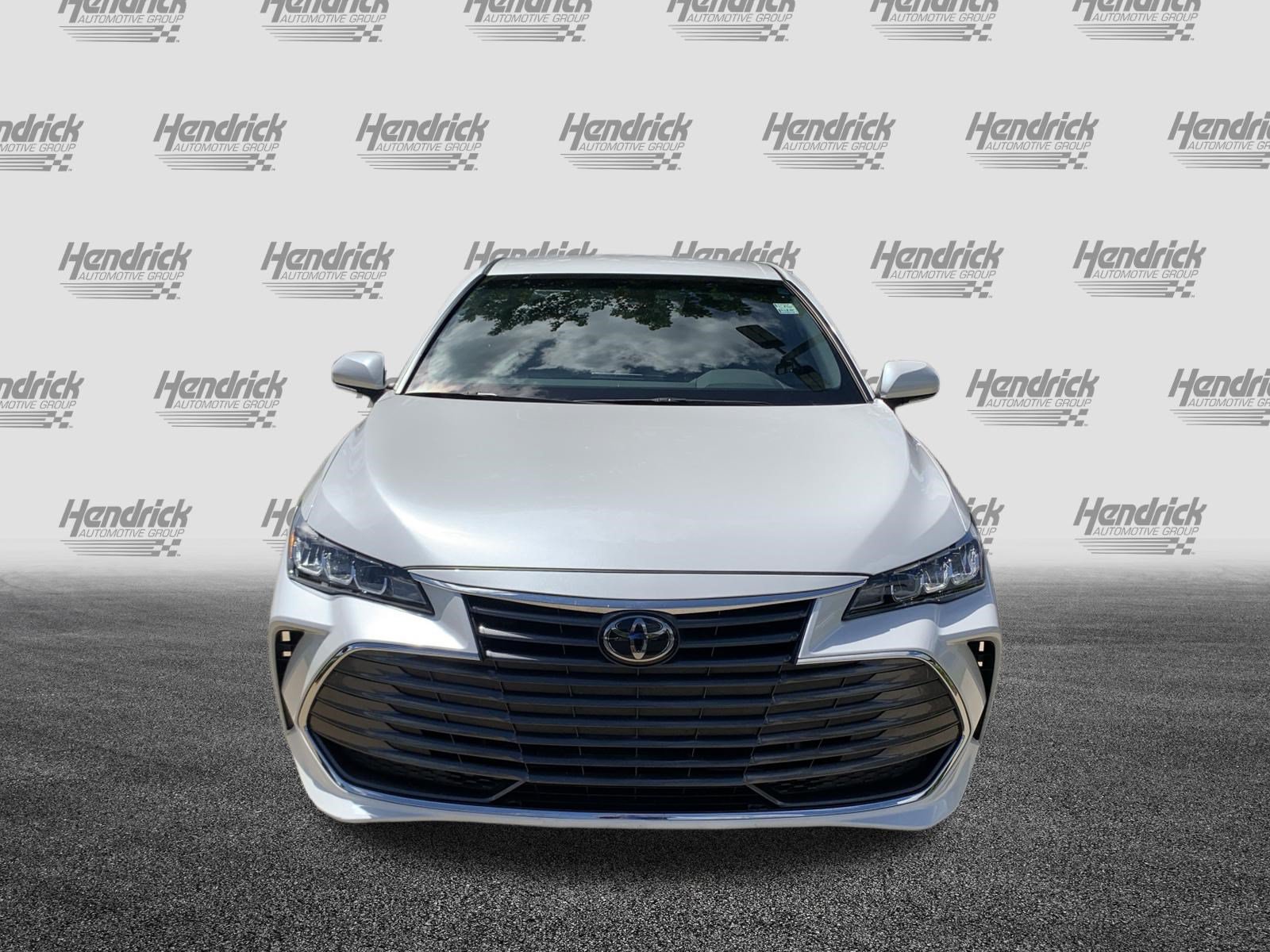 Used 2022 Toyota Avalon XLE FWD image 3