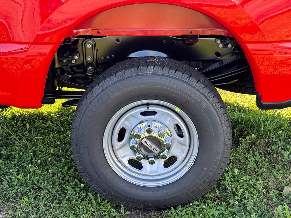 New 2027 Ford F250 XL w/ XL Chrome Package AWD/4WD image 6