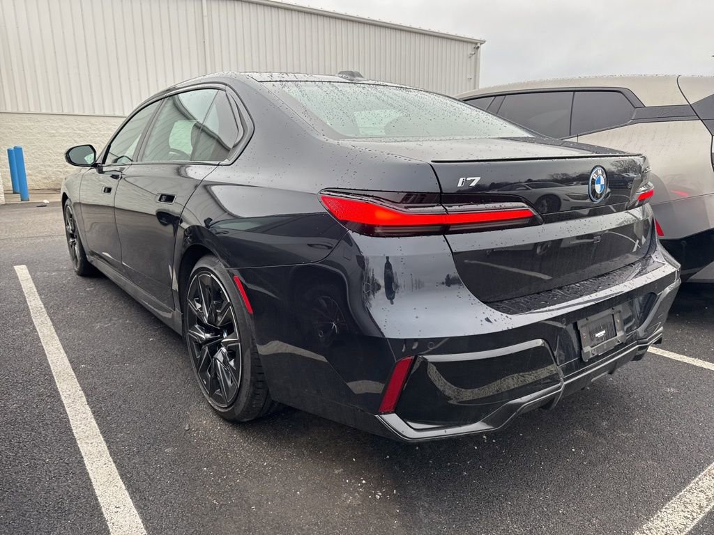 Used 2023 BMW i7 xDrive60 image 4