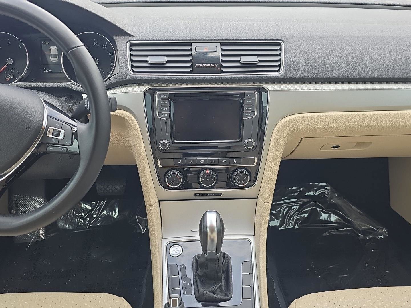 Used 2019 Volkswagen Passat 2.0T Wolfsburg w/ Wheels & Sunroof Package FWD image 12