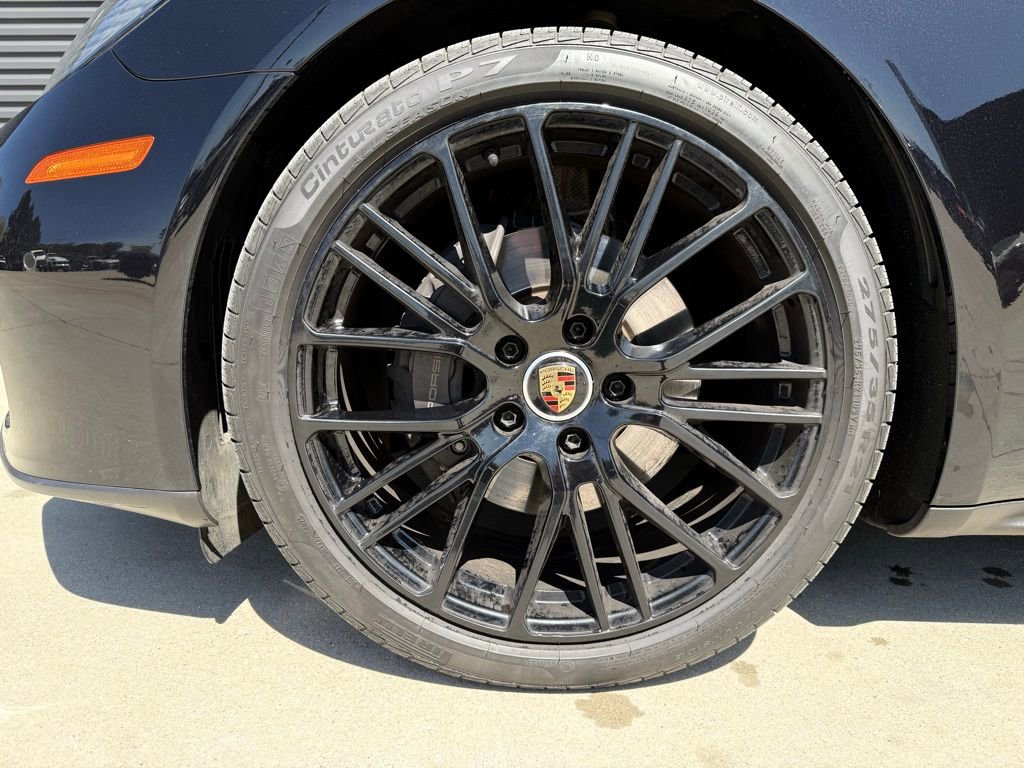Used 2023 Porsche Panamera 4 Platinum Edition image 9