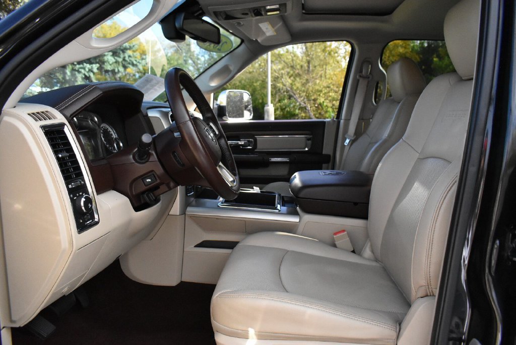 Used 2015 RAM 1500 Laramie w/ Convenience Group AWD/4WD image 17