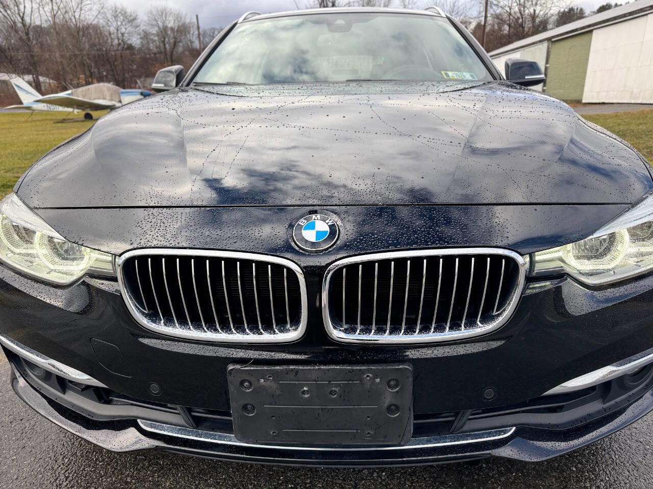 Used 2017 BMW 330i xDrive Wagon image 2