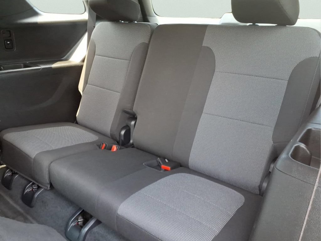 Used 2023 Chevrolet Traverse LT w/ LPO, Floor Liner Package AWD/4WD image 16