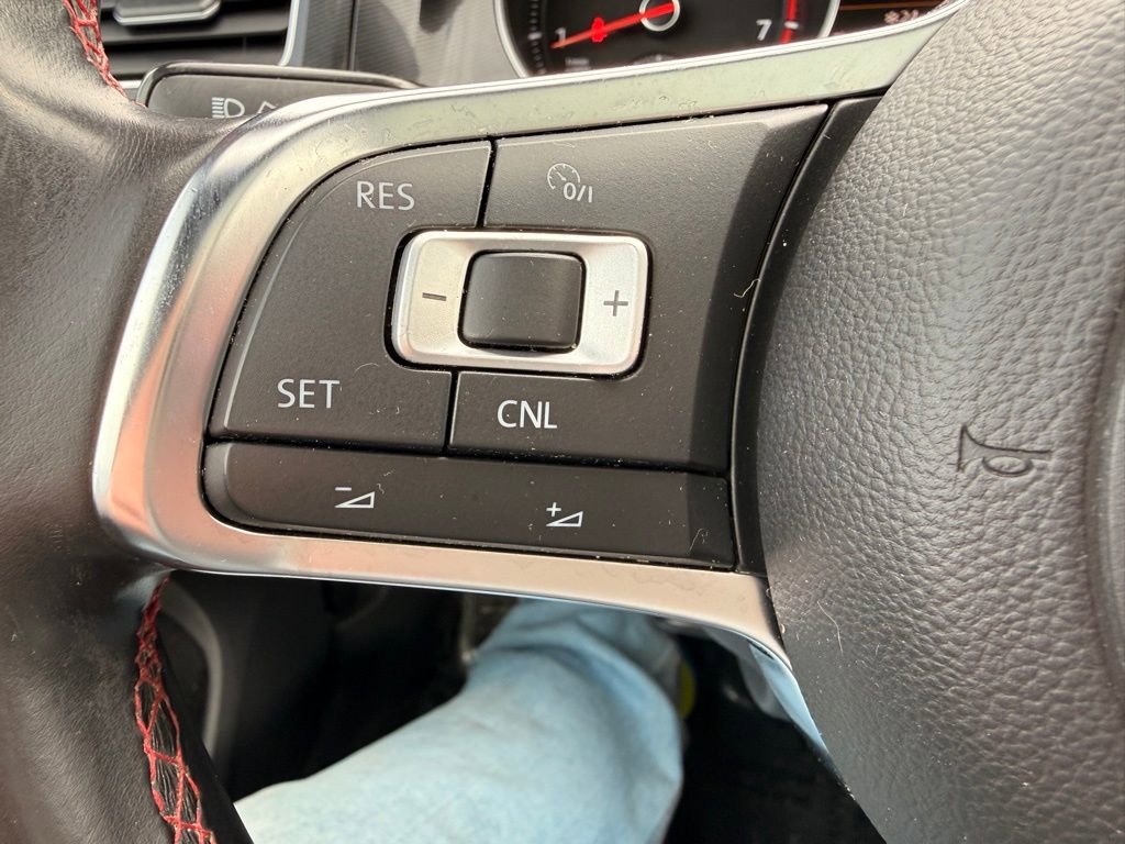 Used 2016 Volkswagen GTI SE FWD image 36