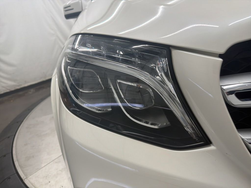 Used 2017 Mercedes-Benz GLS 550 4MATIC image 8