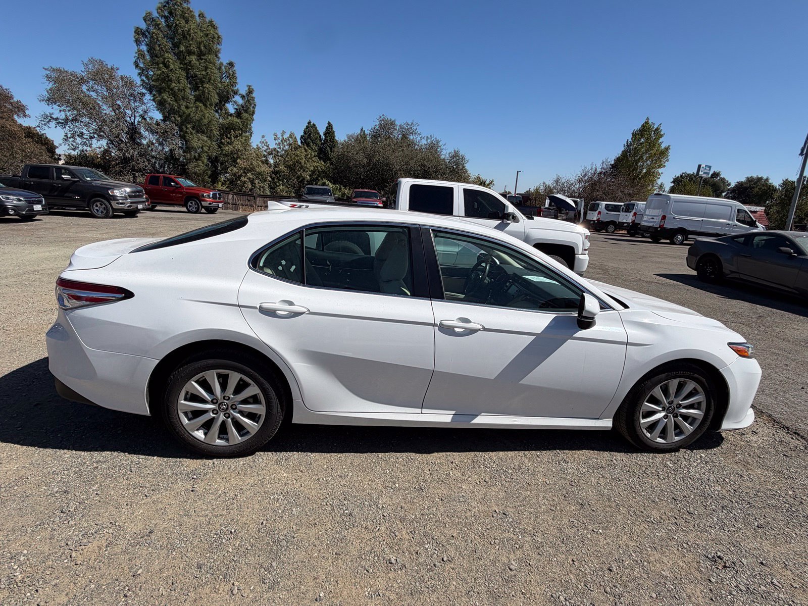 Used 2019 Toyota Camry LE FWD image 6