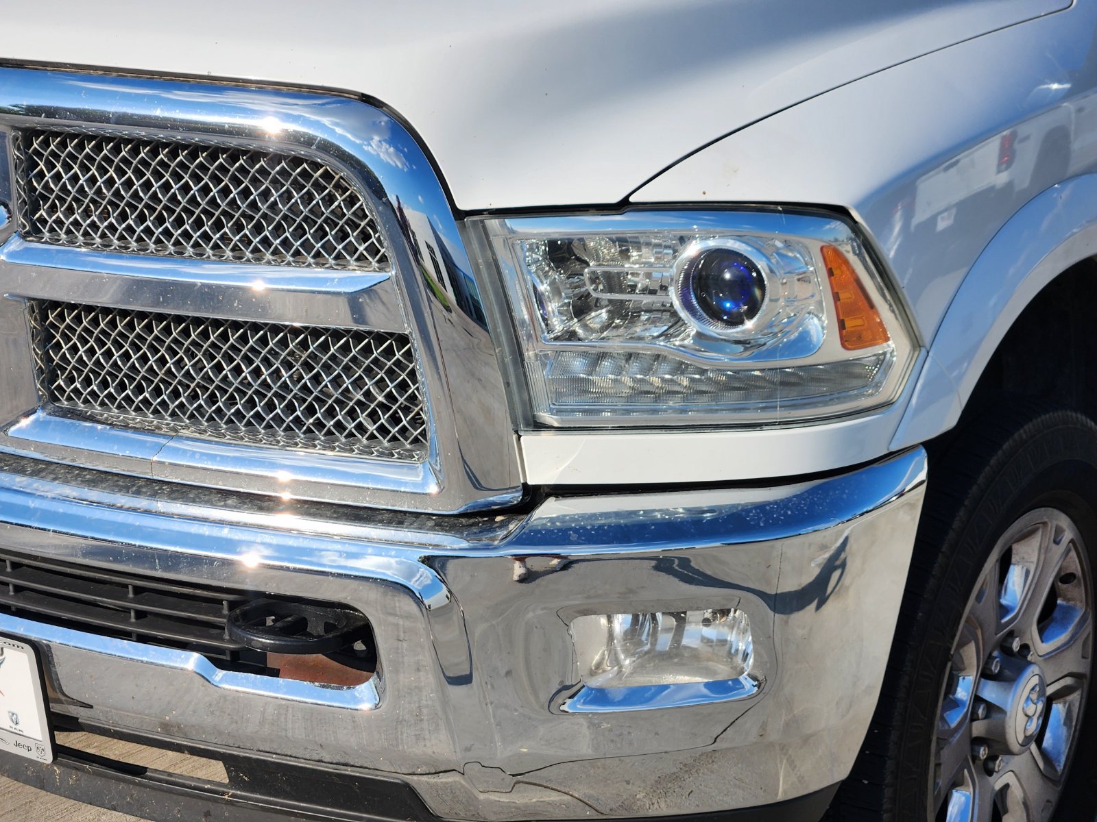 Used 2015 RAM 2500 Limited AWD/4WD image 9