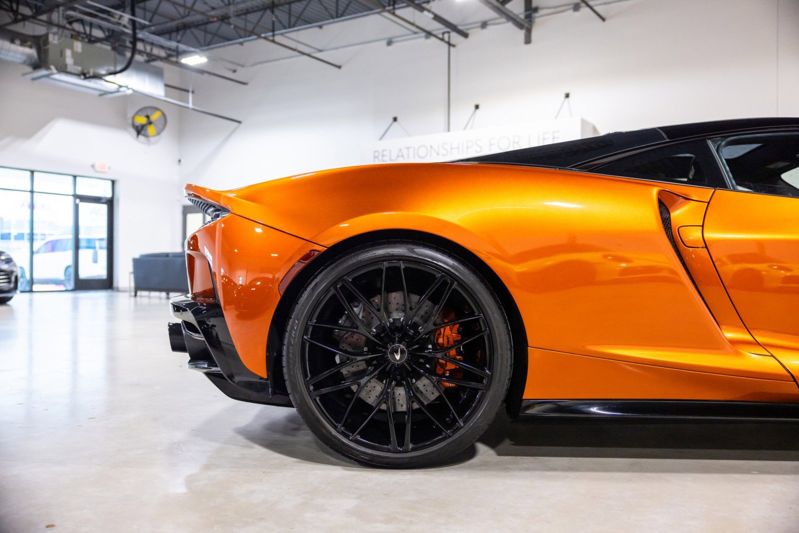 Used 2023 McLaren GT RWD image 24