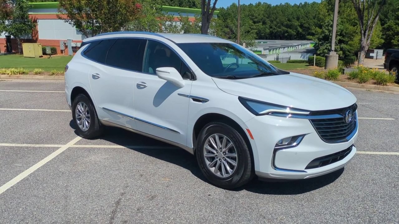 Used 2023 Buick Enclave Essence w/ Trailering Package, 5000 lbs. FWD image 2
