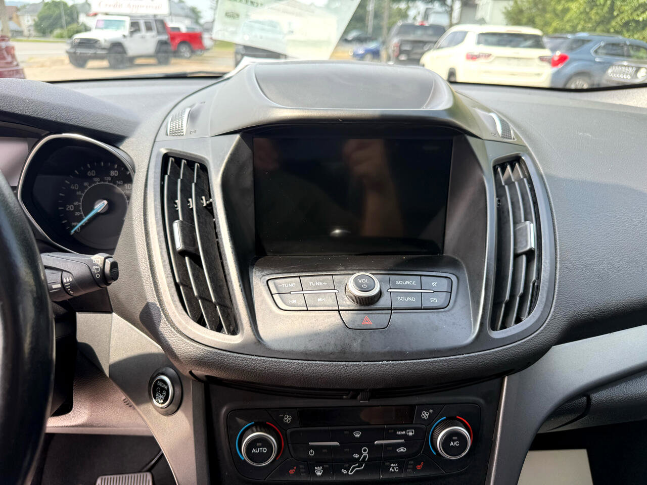 Used 2019 Ford Escape SEL image 30