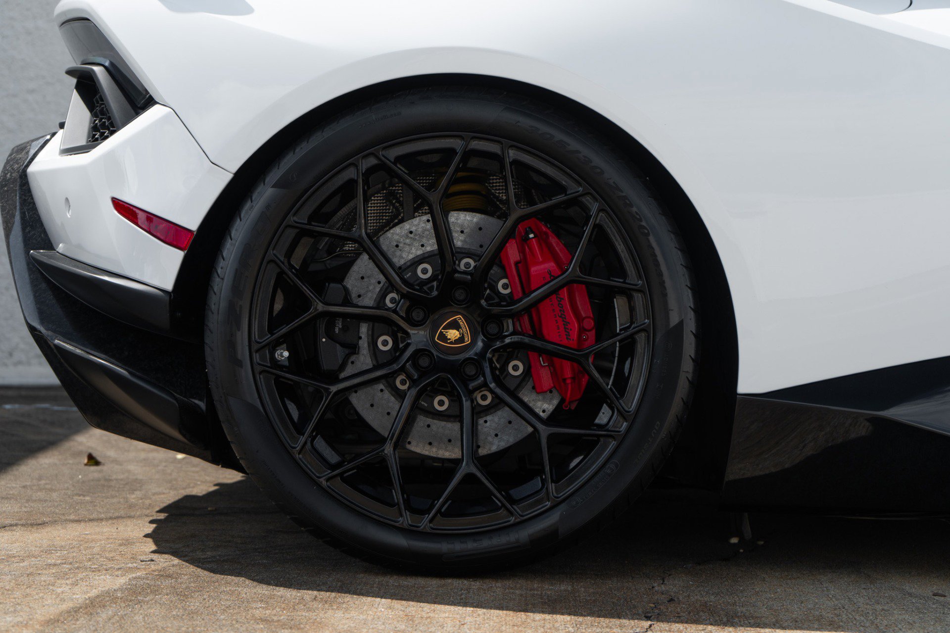 Used 2018 Lamborghini Huracan Performante image 31