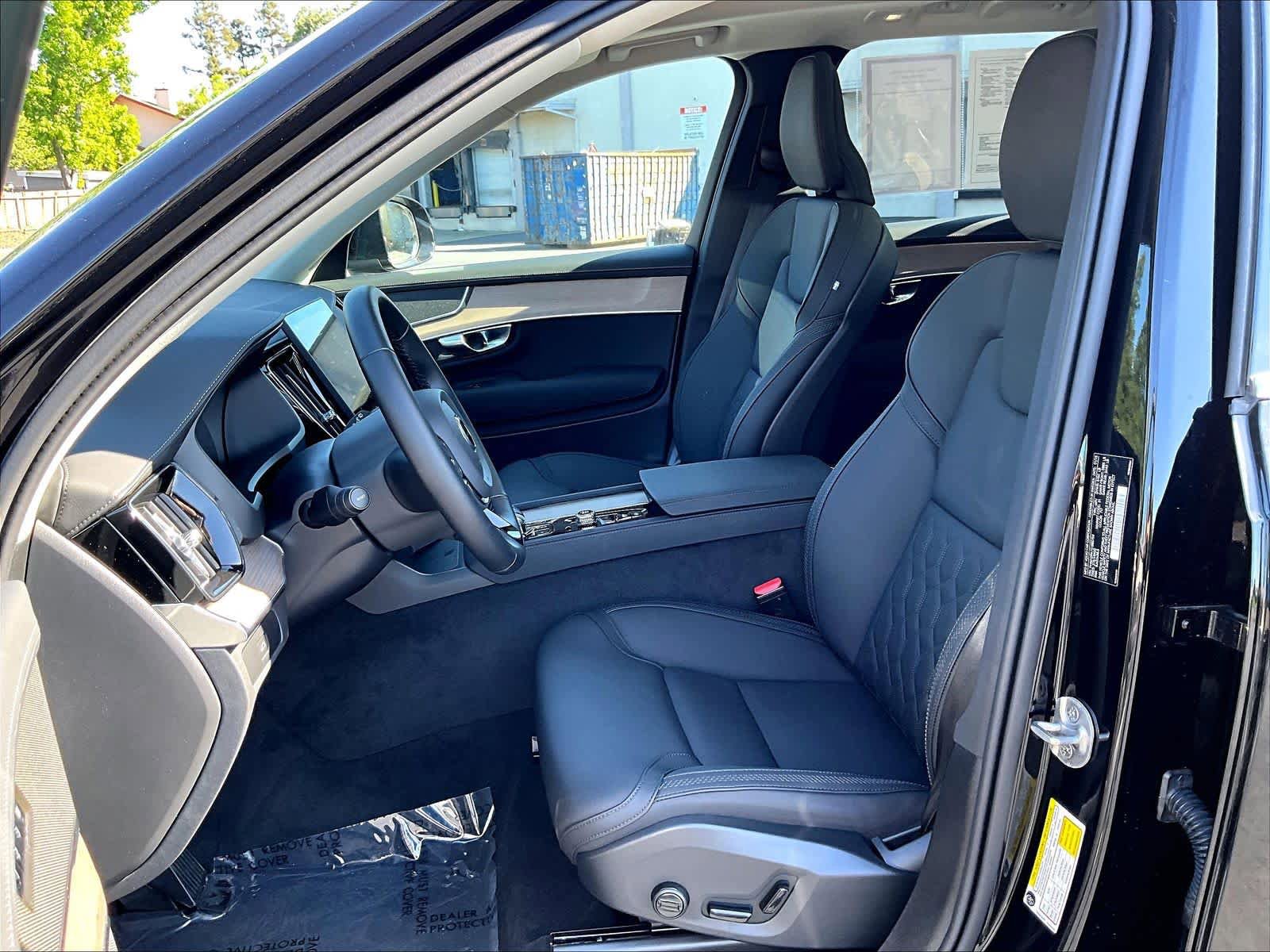 Used 2025 Volvo XC90 B5 Core w/ Protection Package Premier AWD/4WD image 27