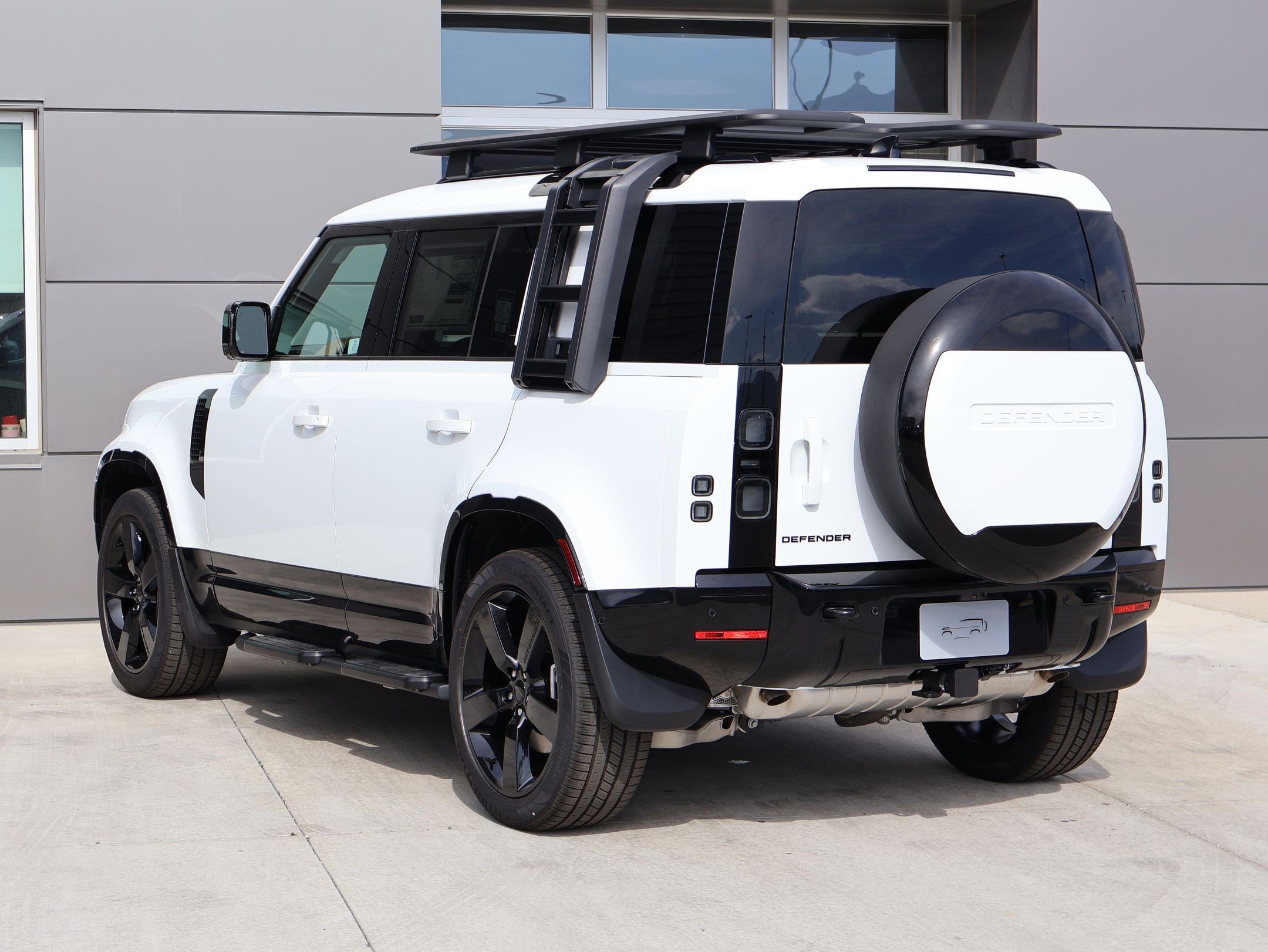 New 2026 Land Rover Defender 110 X-Dynamic SE AWD/4WD image 8