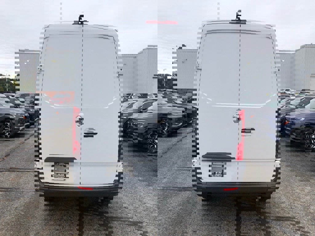 Used 2019 Freightliner Sprinter 2500 w/ Driver Convenience Package image 5