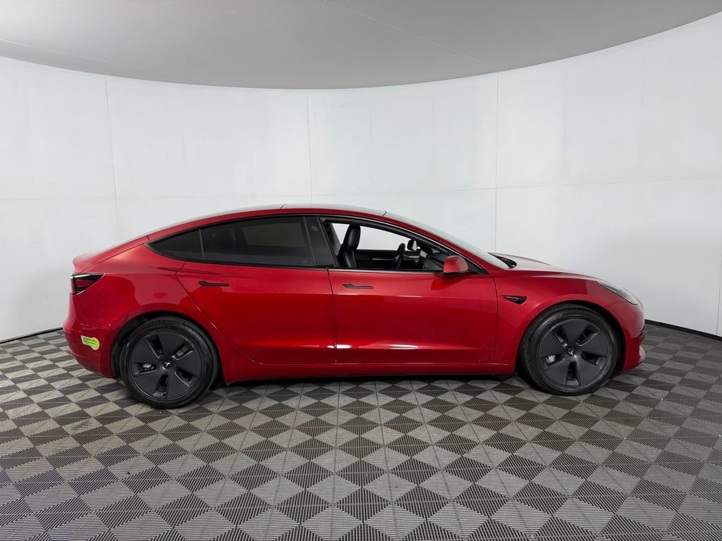 Used 2023 Tesla Model 3 Standard Range image 4
