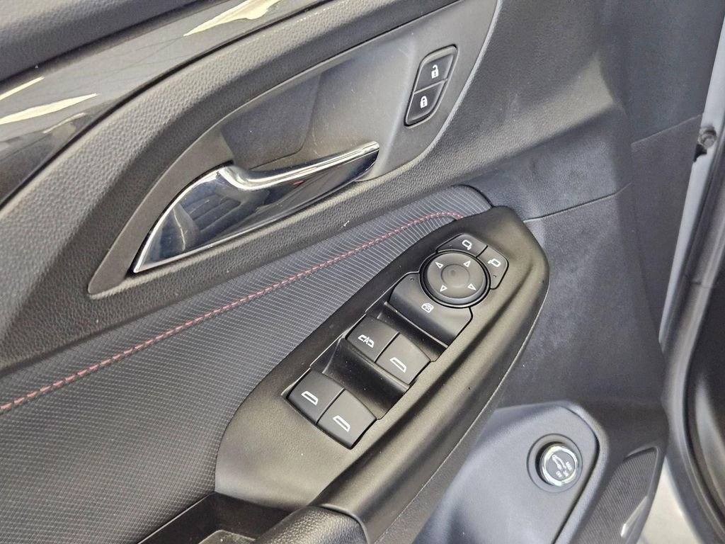 Used 2023 Chevrolet TrailBlazer RS w/ Sun and Liftgate Package image 11