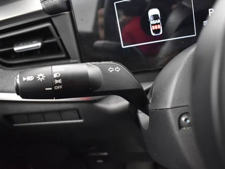 Used 2025 Nissan Kicks SV image 24