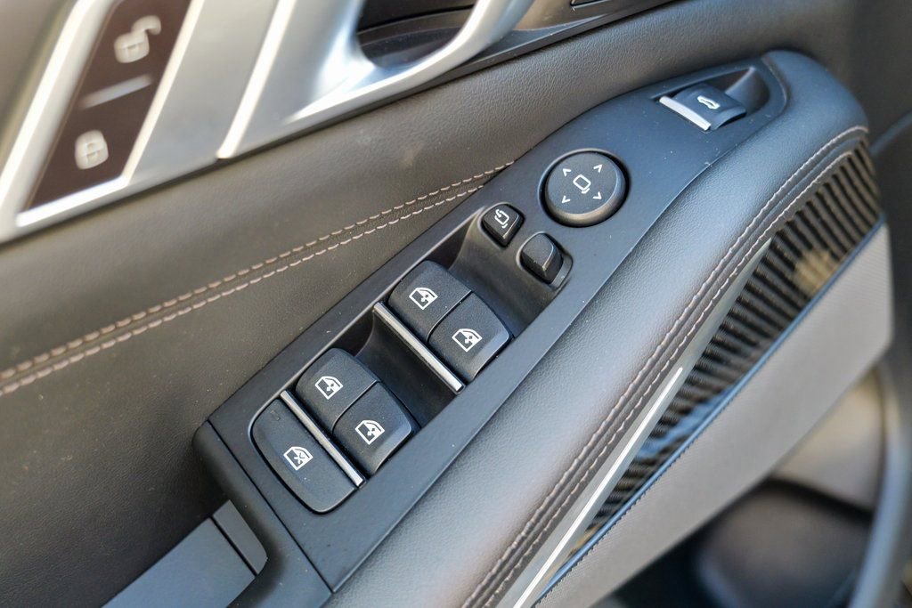 Used 2024 BMW X5 M60i w/ Executive Package image 18