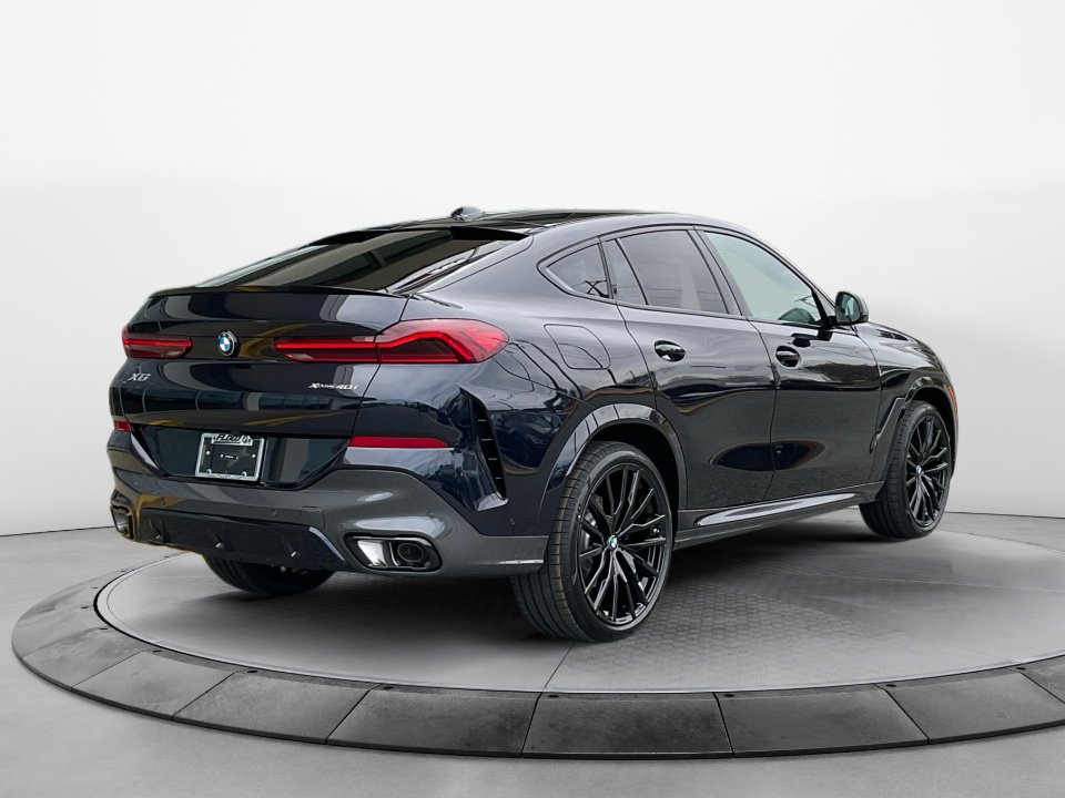 New 2026 BMW X6 xDrive40i w/ Climate Comfort Package image 7