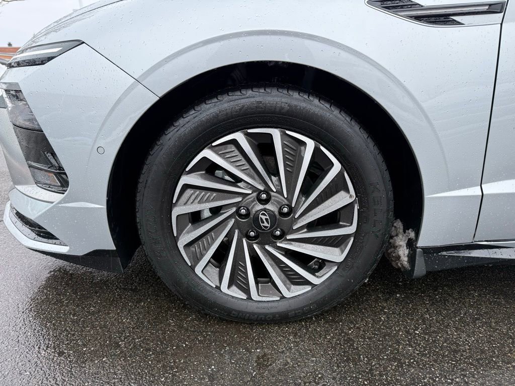 Used 2024 Hyundai Sonata Limited image 25