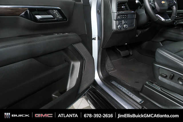 Used 2025 Chevrolet Tahoe LT image 7