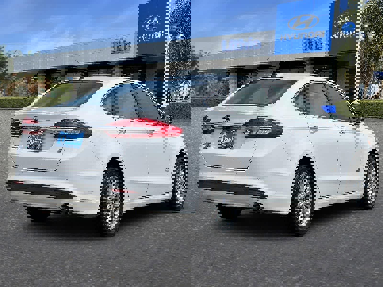 Used 2017 Ford Fusion Energi SE FWD image 3