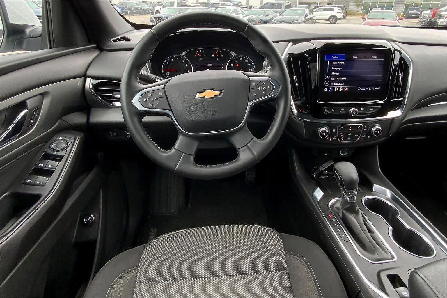 Used 2023 Chevrolet Traverse LT w/ Rear Camera Mirror Package image 6