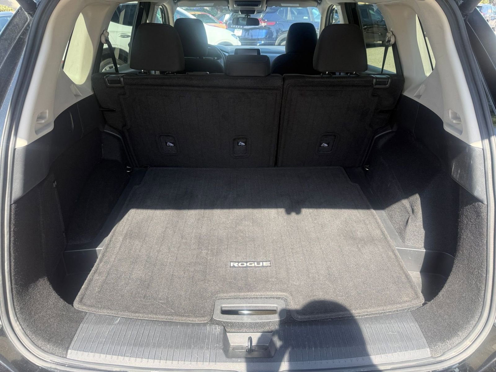 Used 2025 Nissan Rogue SV FWD image 29
