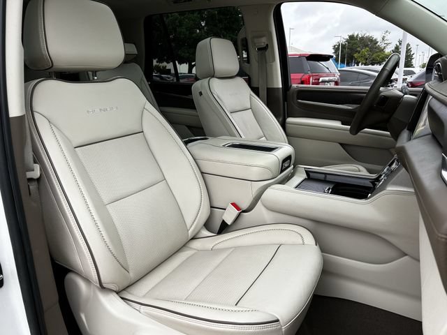 Used 2022 GMC Yukon Denali AWD/4WD image 32