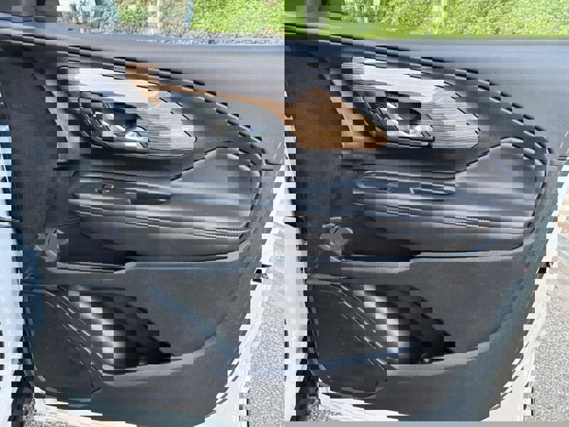 Used 2020 GMC Terrain SLE w/ Elevation Edition image 20