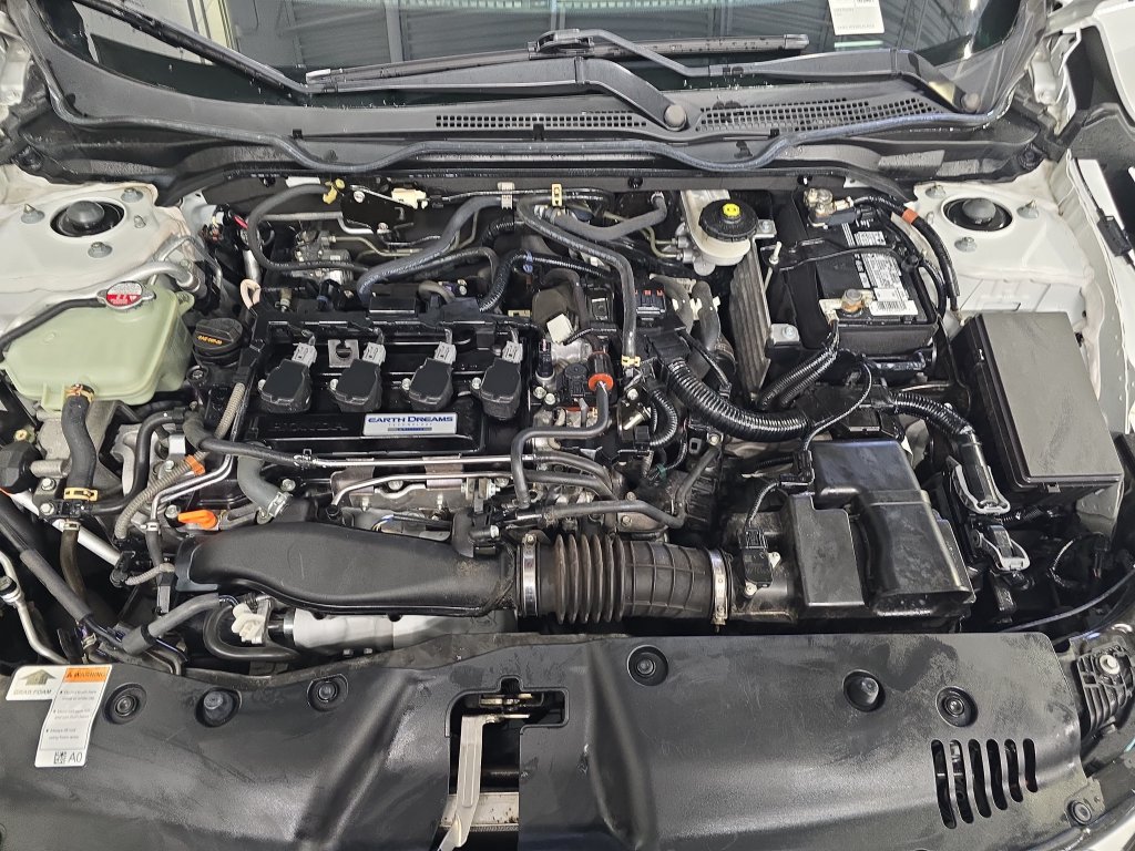 Used 2019 Honda Civic Touring image 30