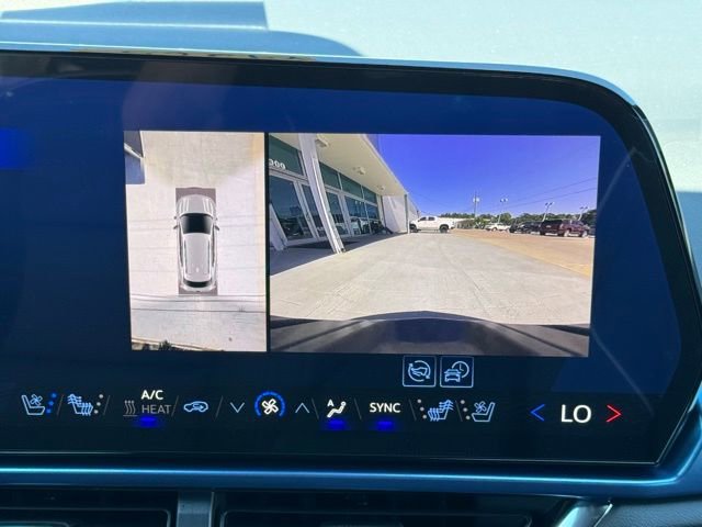 New 2025 Chevrolet Equinox EV LT w/ Convenience Package II image 30