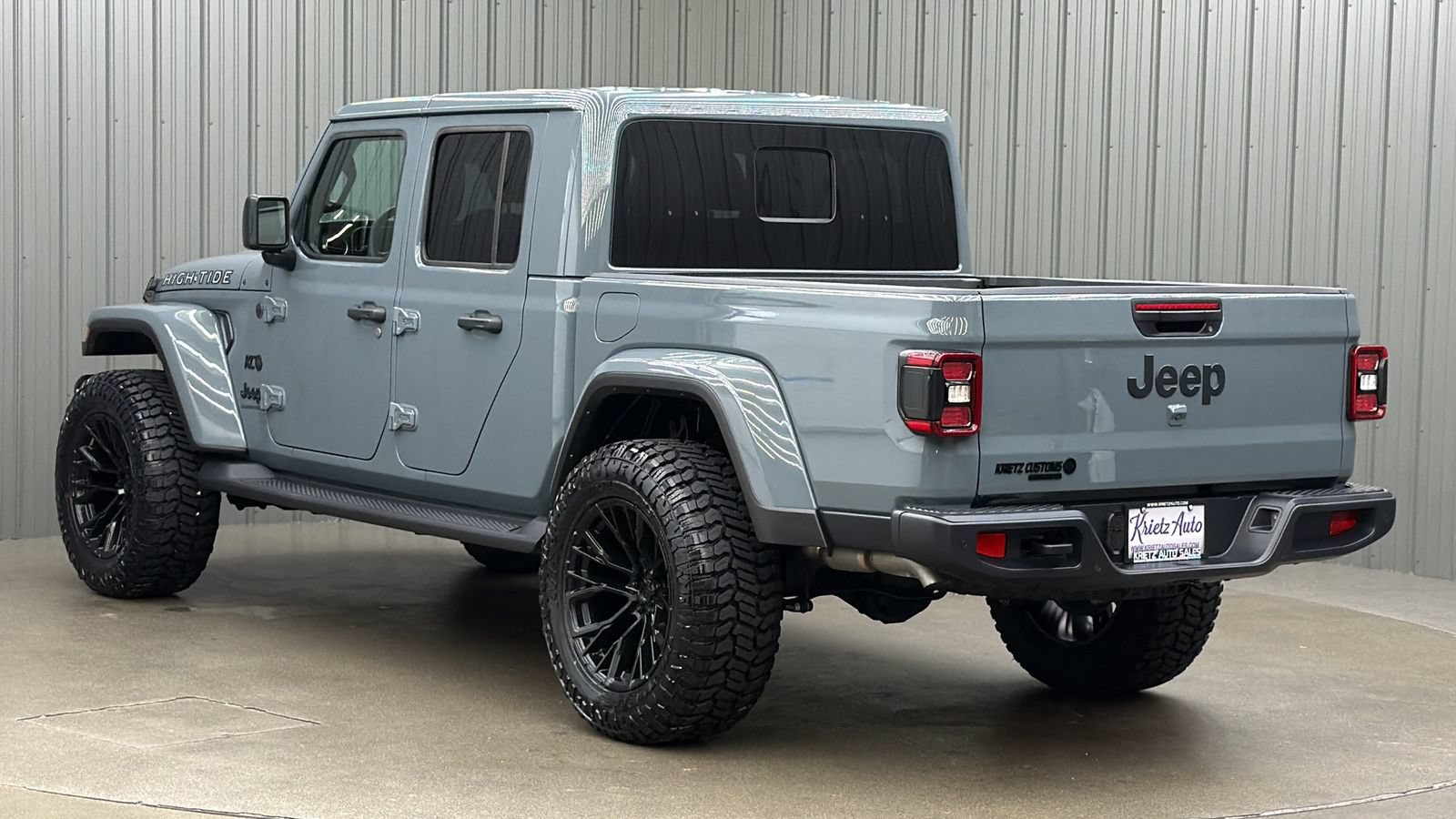 Used 2025 Jeep Gladiator Sport AWD/4WD image 3