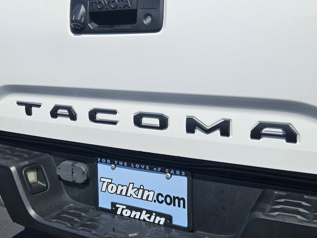 Used 2019 Toyota Tacoma TRD Off-Road AWD/4WD image 27