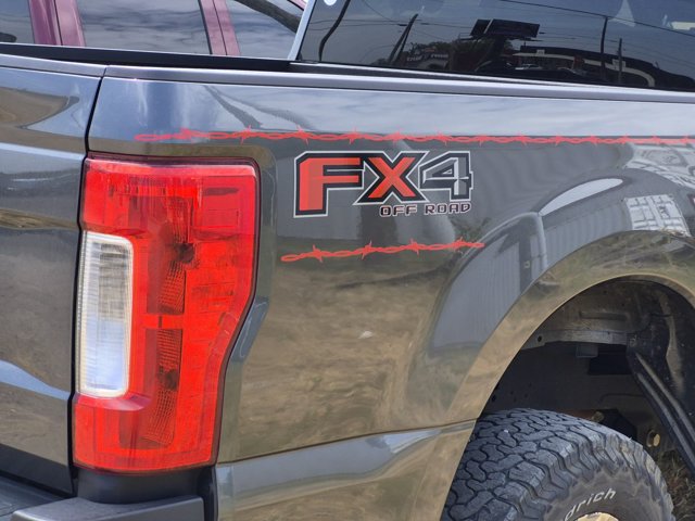 Used 2019 Ford F250 XLT w/ XLT Premium Package AWD/4WD image 13