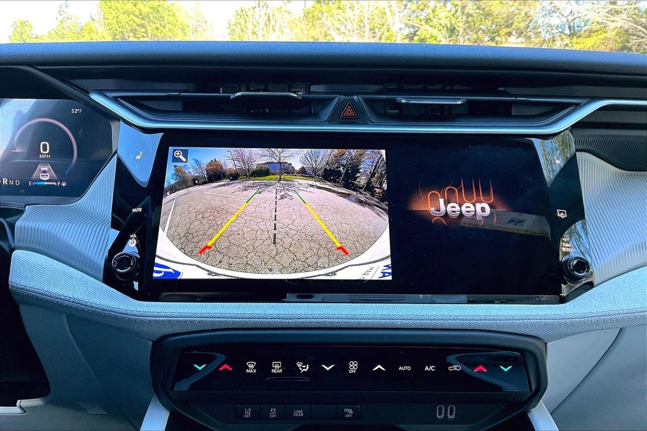 New 2026 Jeep Cherokee Laredo image 13