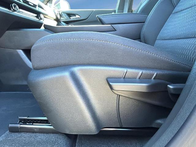 New 2027 Chevrolet Equinox LT w/ Safety and Technology Package AWD/4WD image 22