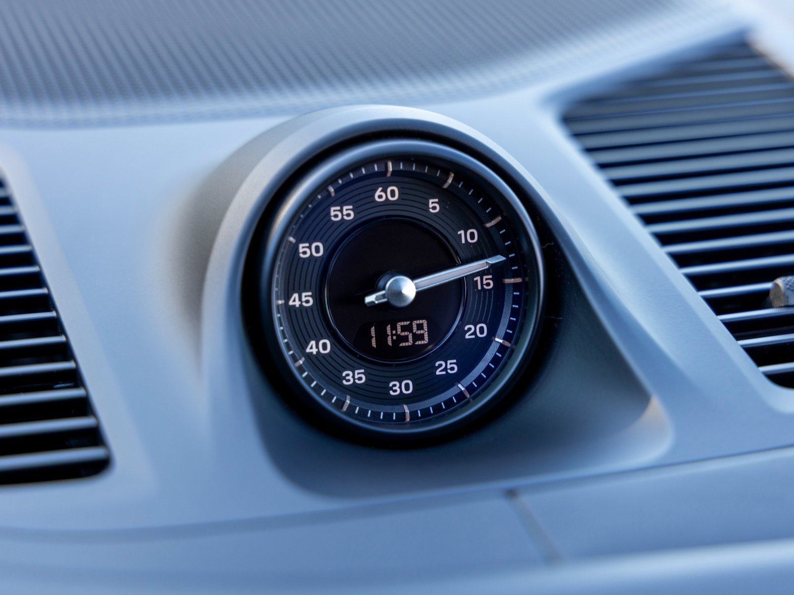 Certified 2025 Porsche Cayenne image 36