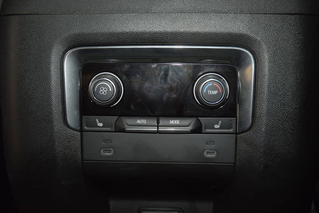 Used 2023 Chevrolet Suburban High Country AWD/4WD image 41