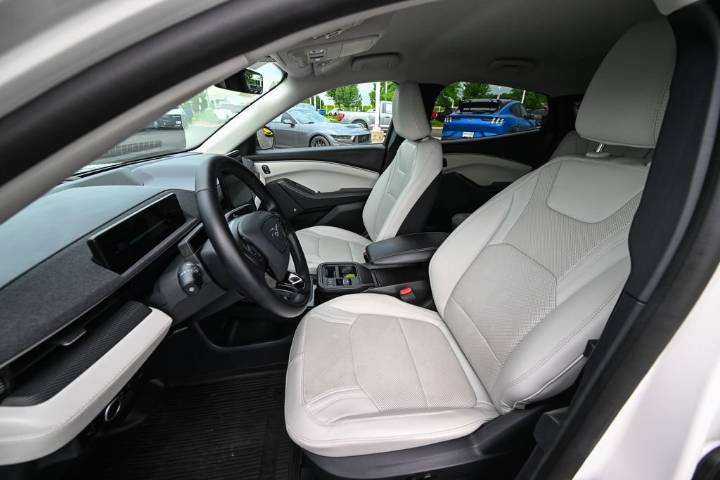 Used 2025 Ford Mustang Mach-E Premium AWD/4WD image 19