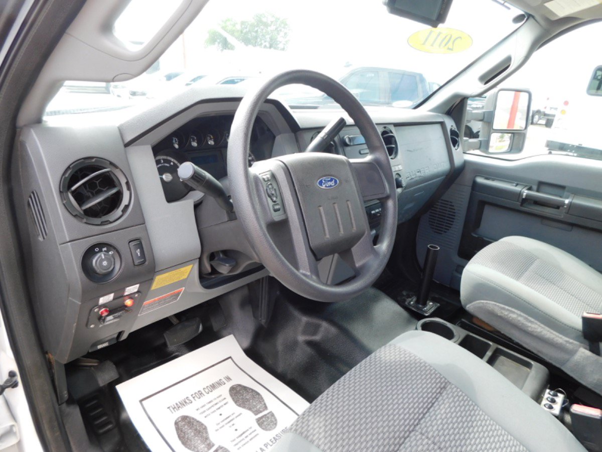 Used 2011 Ford F550 Luxury w/ PWR Equipment Group RWD image 7