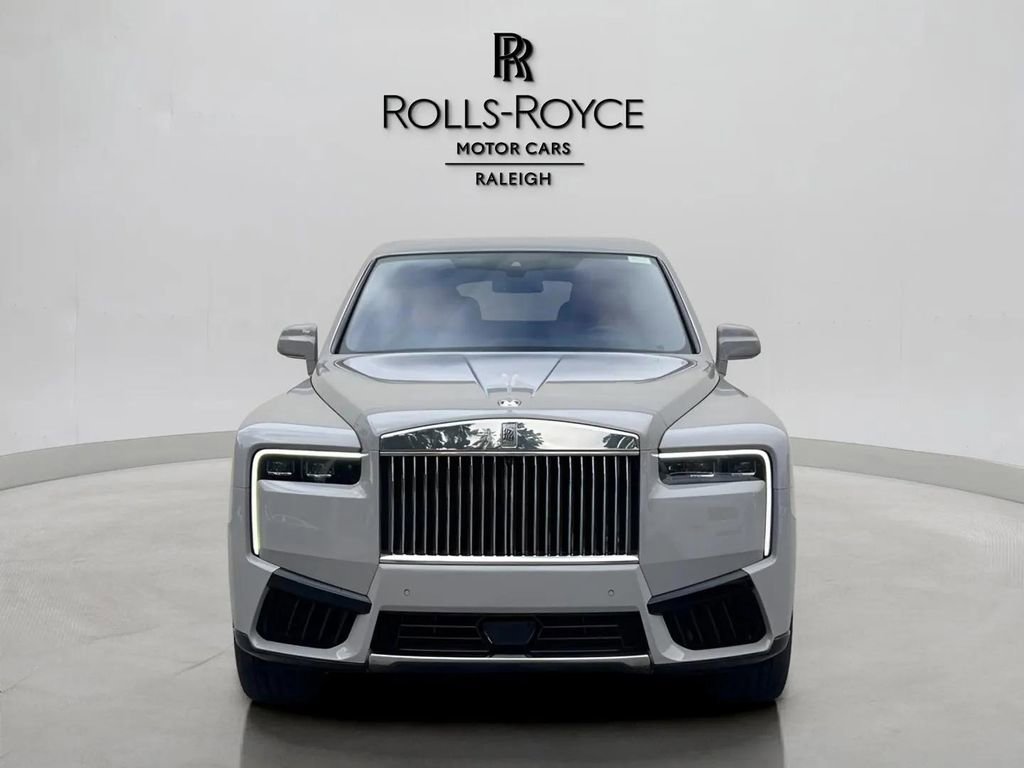 Used 2025 Rolls-Royce Cullinan image 7