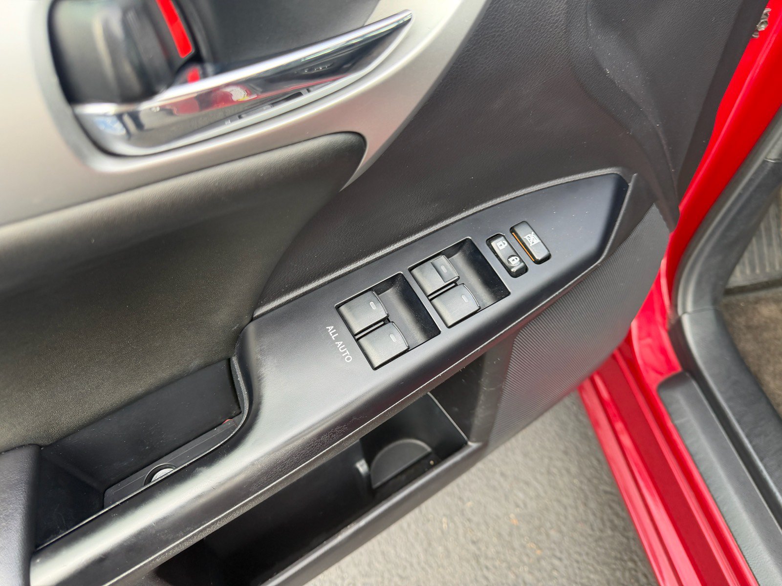 Used 2012 Lexus CT 200h Premium FWD image 18