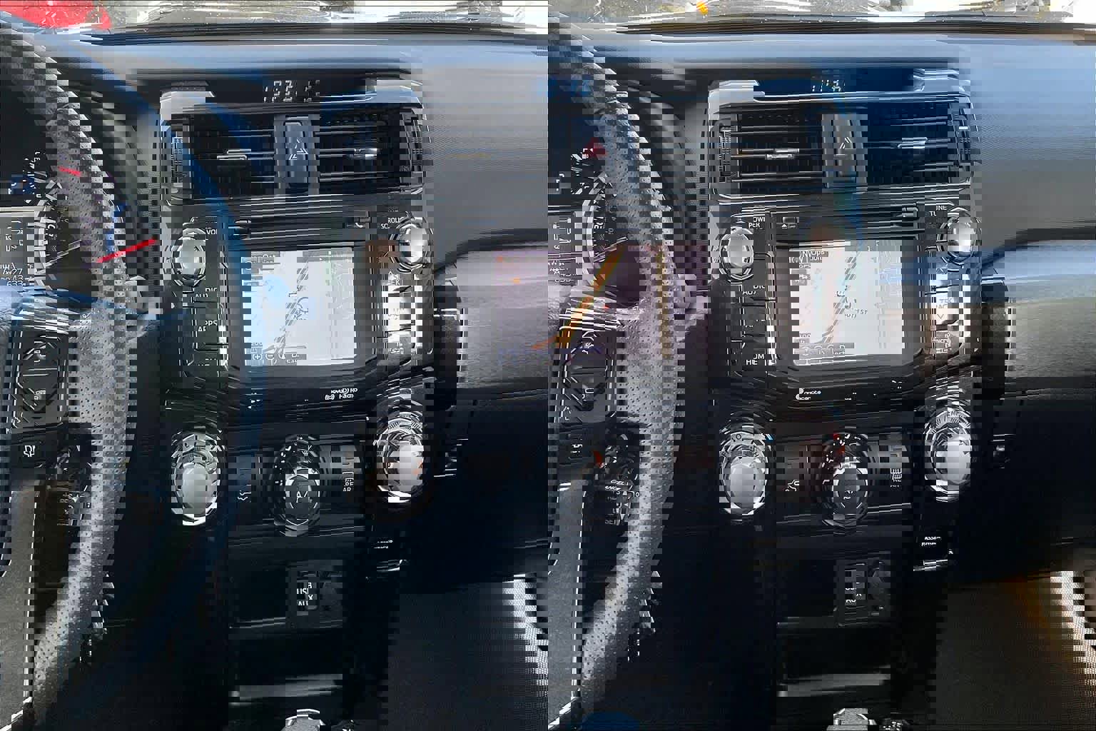 Used 2019 Toyota 4Runner TRD Off-Road Premium image 8