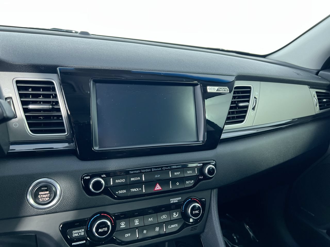 Used 2019 Kia Niro Touring FWD image 21